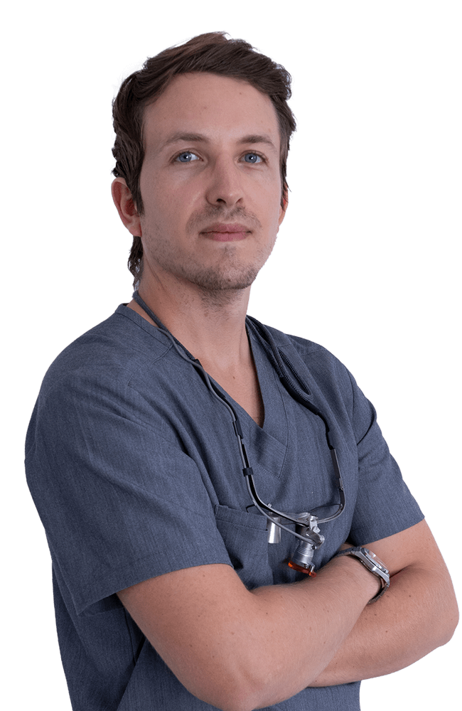 dr. biton Professionnel médical en uniforme avec stéthoscope.